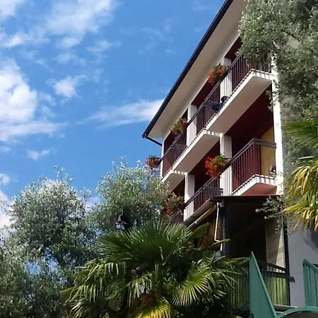 Emma Otel 2*